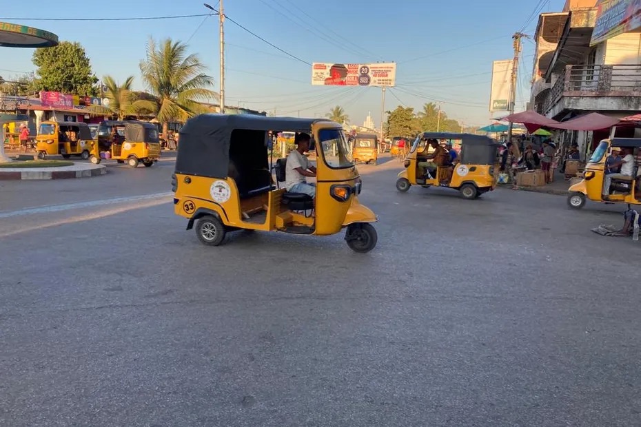 Madagascar : Antsiranana, La Croisière s&rsquo;amuse, les Taxis-Bajaj&nbsp;pleurent