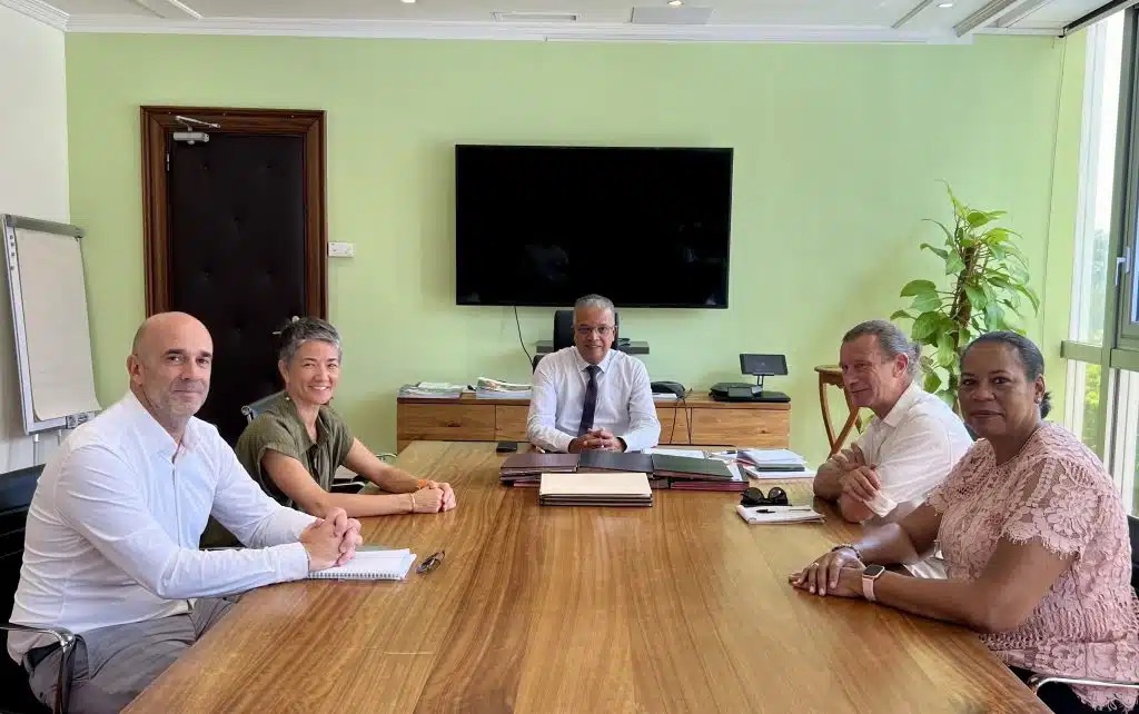 La Réunion : Cyrille Melchior reçoit les salariés et la direction du&nbsp;Quotidien